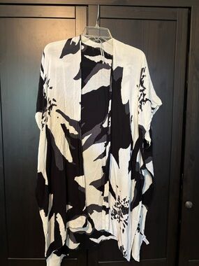 Black & White Floral Draped Women's Top